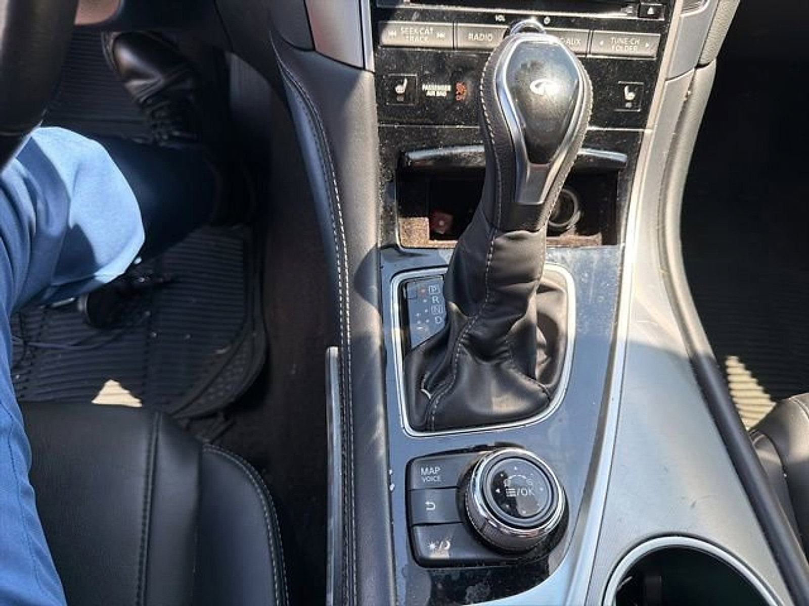 Used 2019 INFINITI Q60 3.0t Luxe w/ Essential Package AWD/4WD image 12