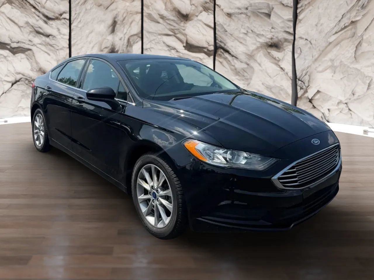 Used 2017 Ford Fusion SE FWD image 1