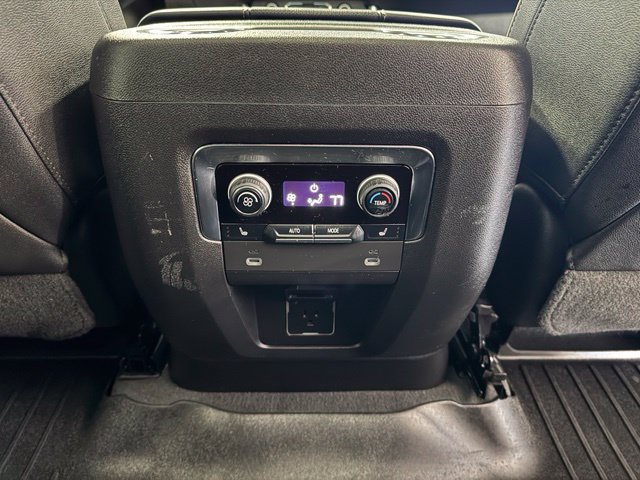 Used 2022 Chevrolet Tahoe Premier AWD/4WD image 16