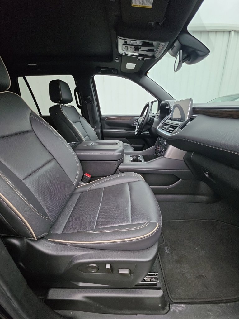 Used 2024 Chevrolet Tahoe Premier AWD/4WD image 25