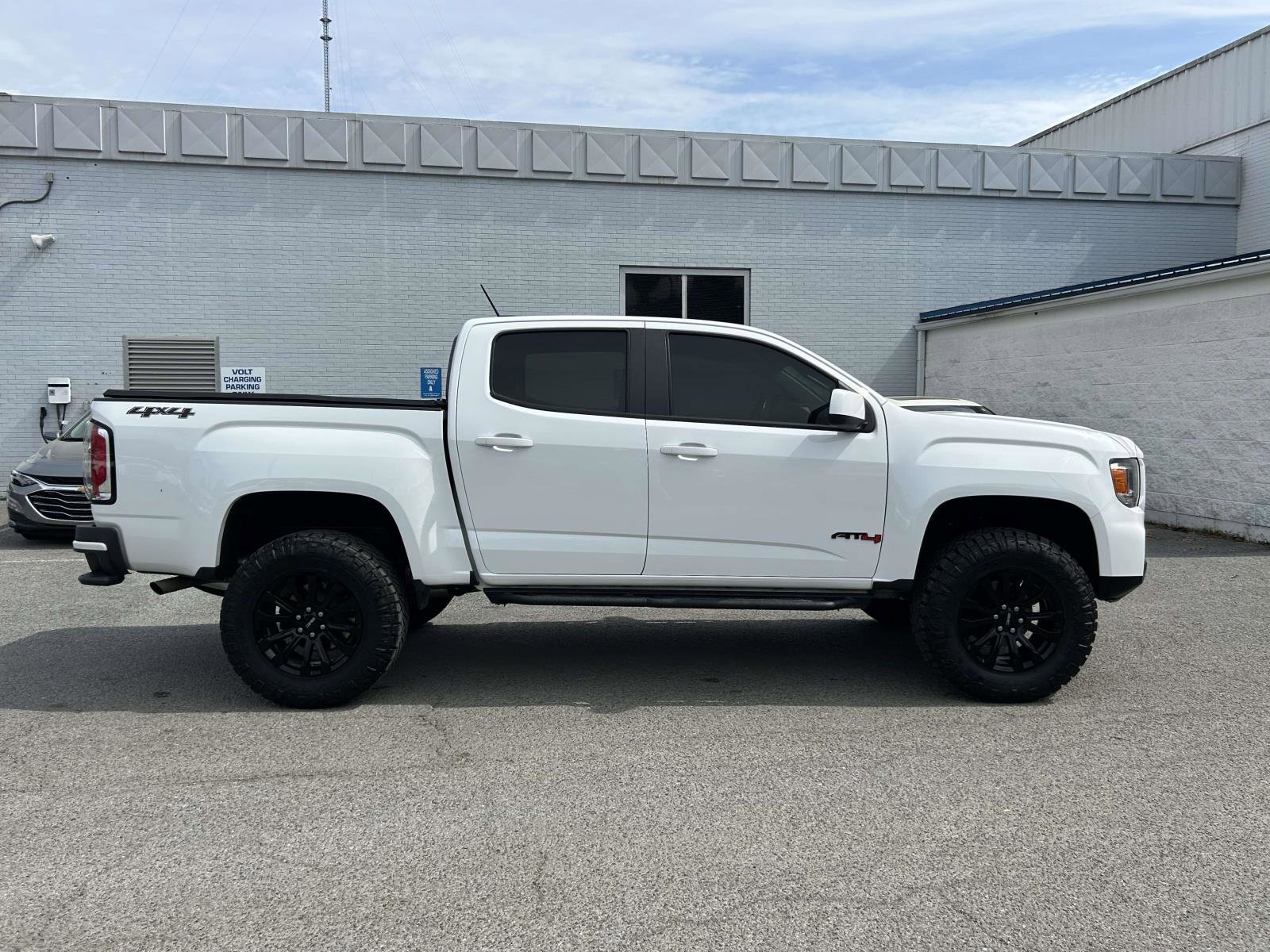 Used 2022 GMC Canyon Elevation w/ Trailering Package image 2