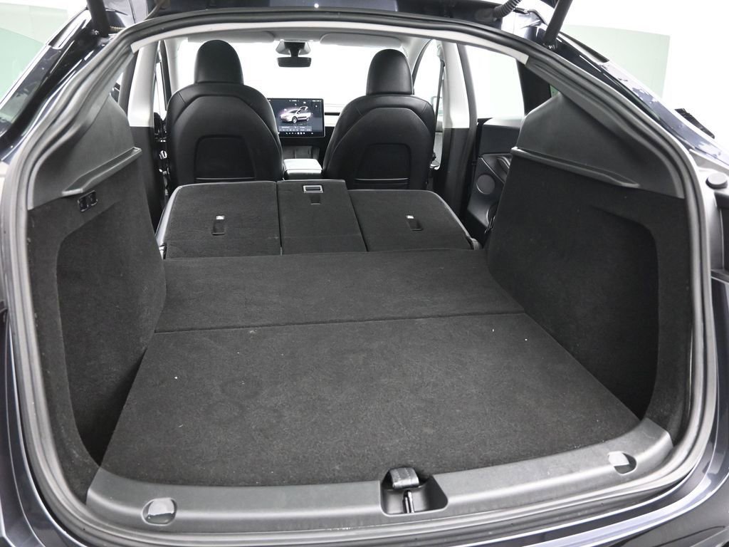 Used 2024 Tesla Model Y Long Range image 19