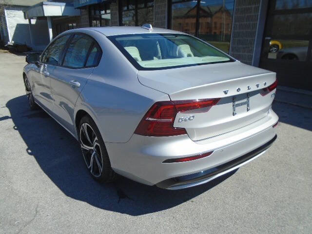 Used 2025 Volvo S60 B5 Core AWD/4WD image 6