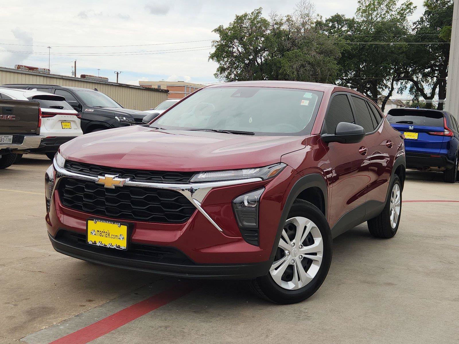 Certified 2025 Chevrolet Trax LS FWD image 1