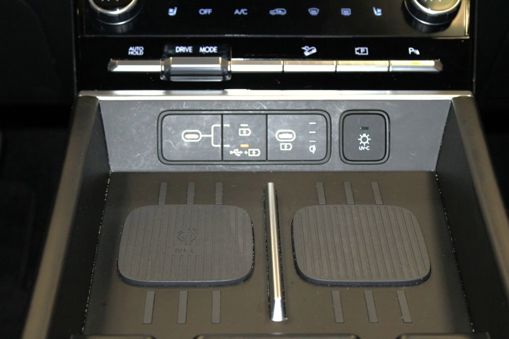 Used 2024 Hyundai Santa Fe Limited image 24