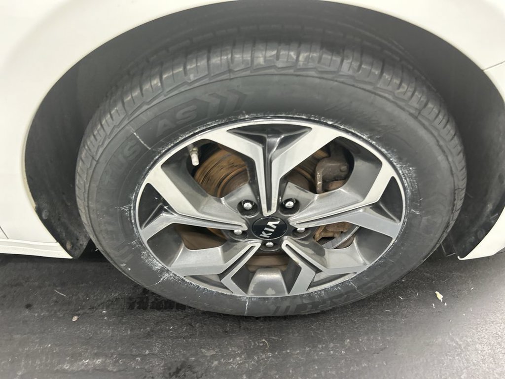 Used 2020 Kia Forte LXS FWD image 8