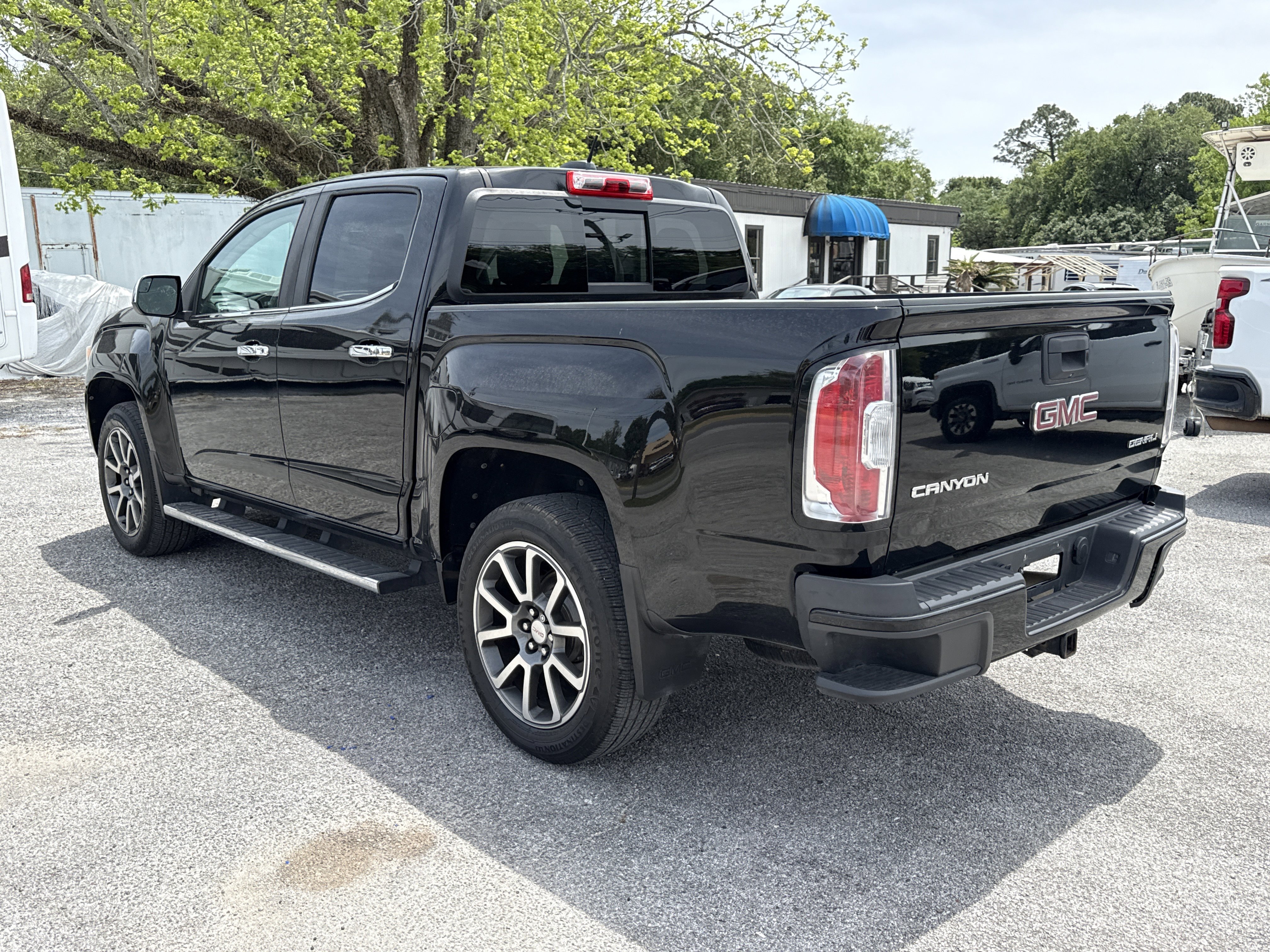 Used 2018 GMC Canyon Denali AWD/4WD image 3