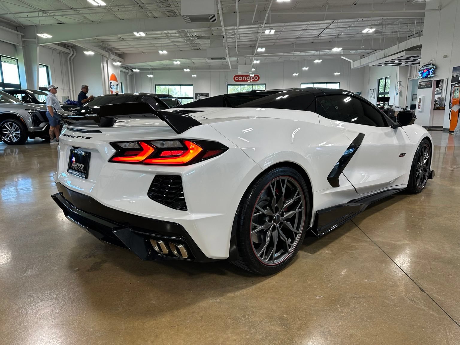 Used 2023 Chevrolet Corvette Stingray Premium Conv w/ Z51 Performance Package RWD image 14