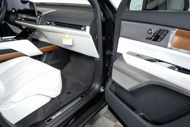 New 2026 Cadillac Vistiq Luxury image 24