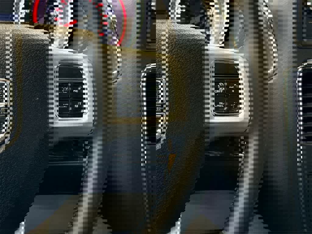 Used 2015 Dodge Grand Caravan SXT w/ UConnect Hands-Free Group image 26