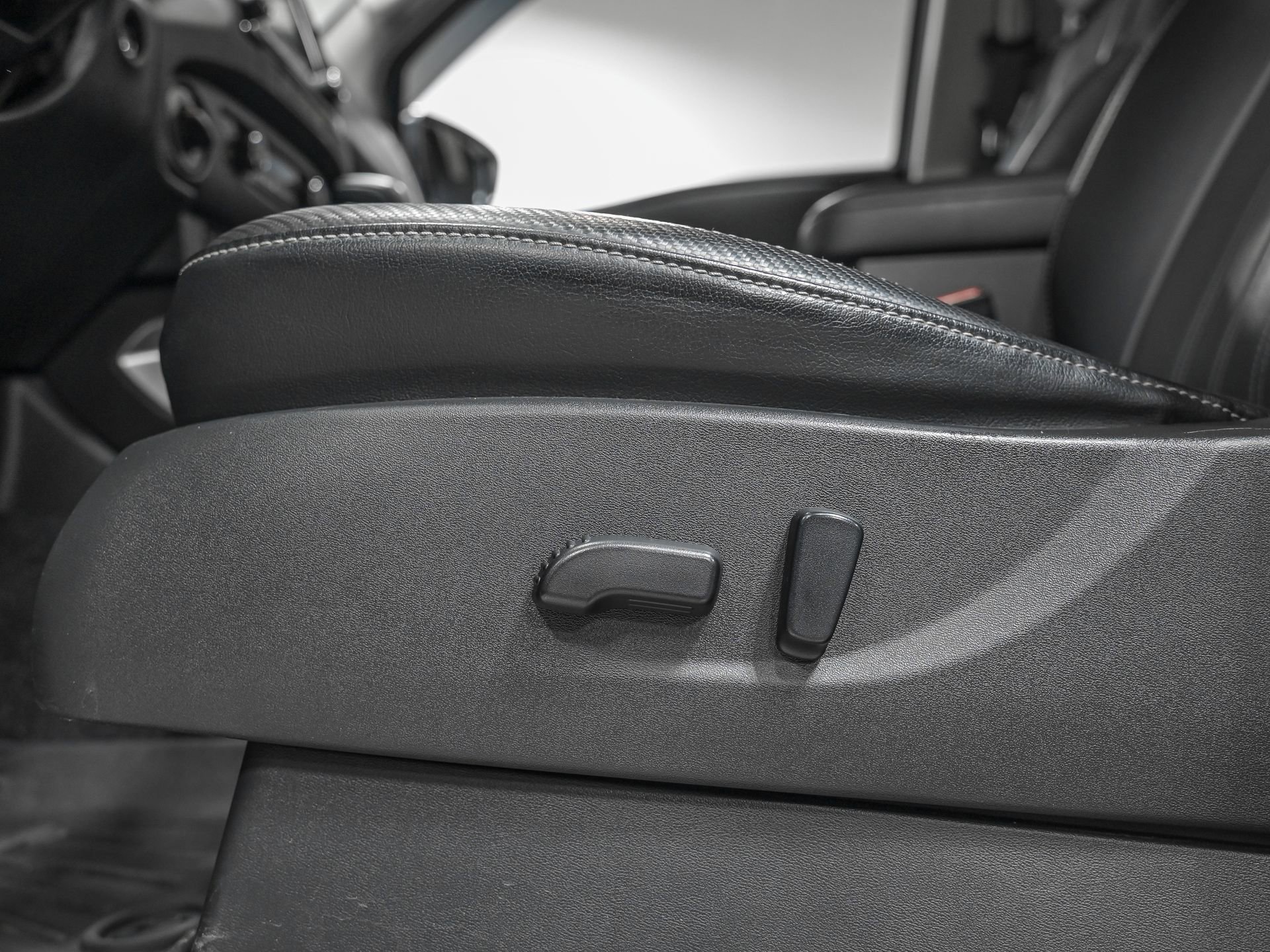 Used 2024 Nissan Frontier SL w/ Technology Package image 14