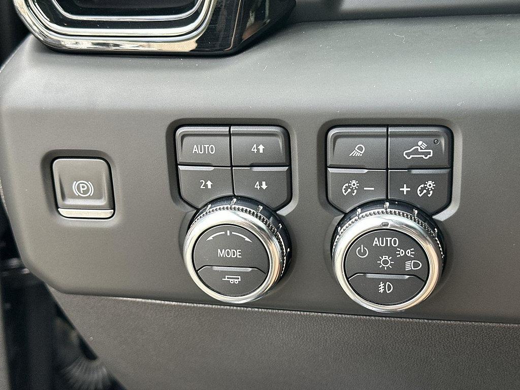 Used 2024 GMC Sierra 1500 AT4X AWD/4WD image 17