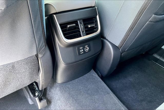 Used 2025 Subaru Outback Premium AWD/4WD image 10