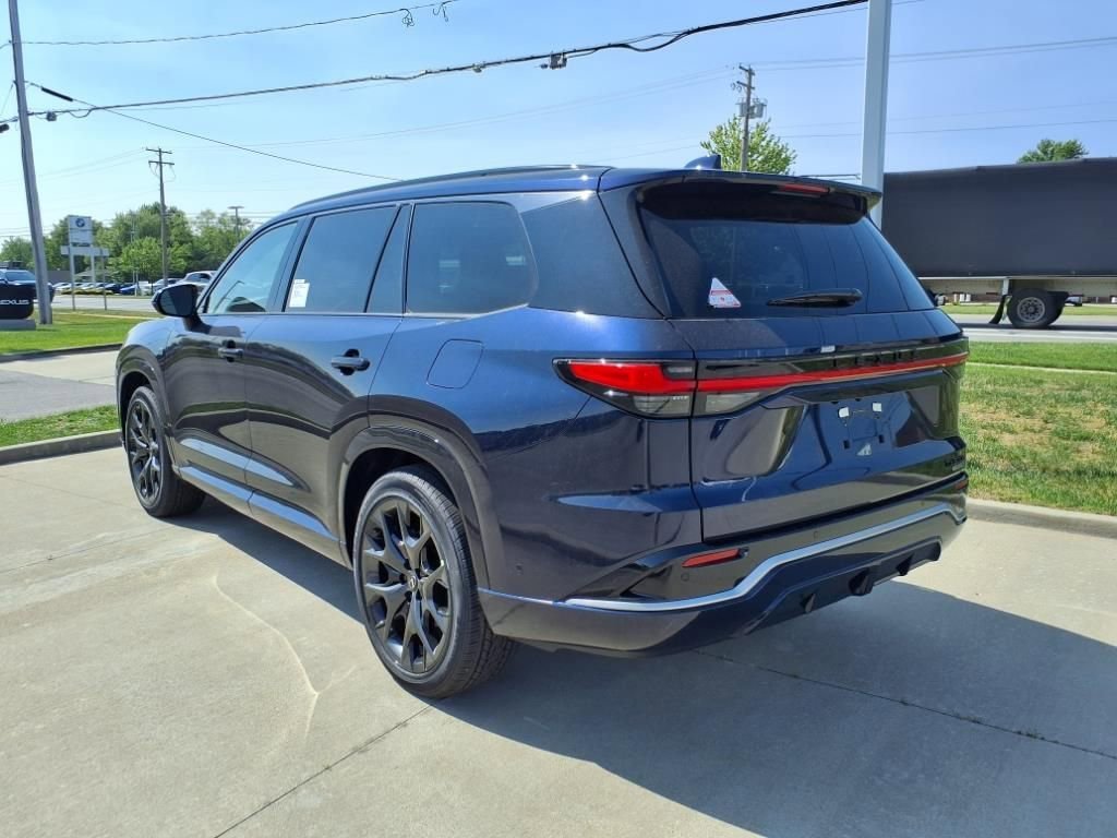 New 2025 Lexus TX 500h AWD image 3