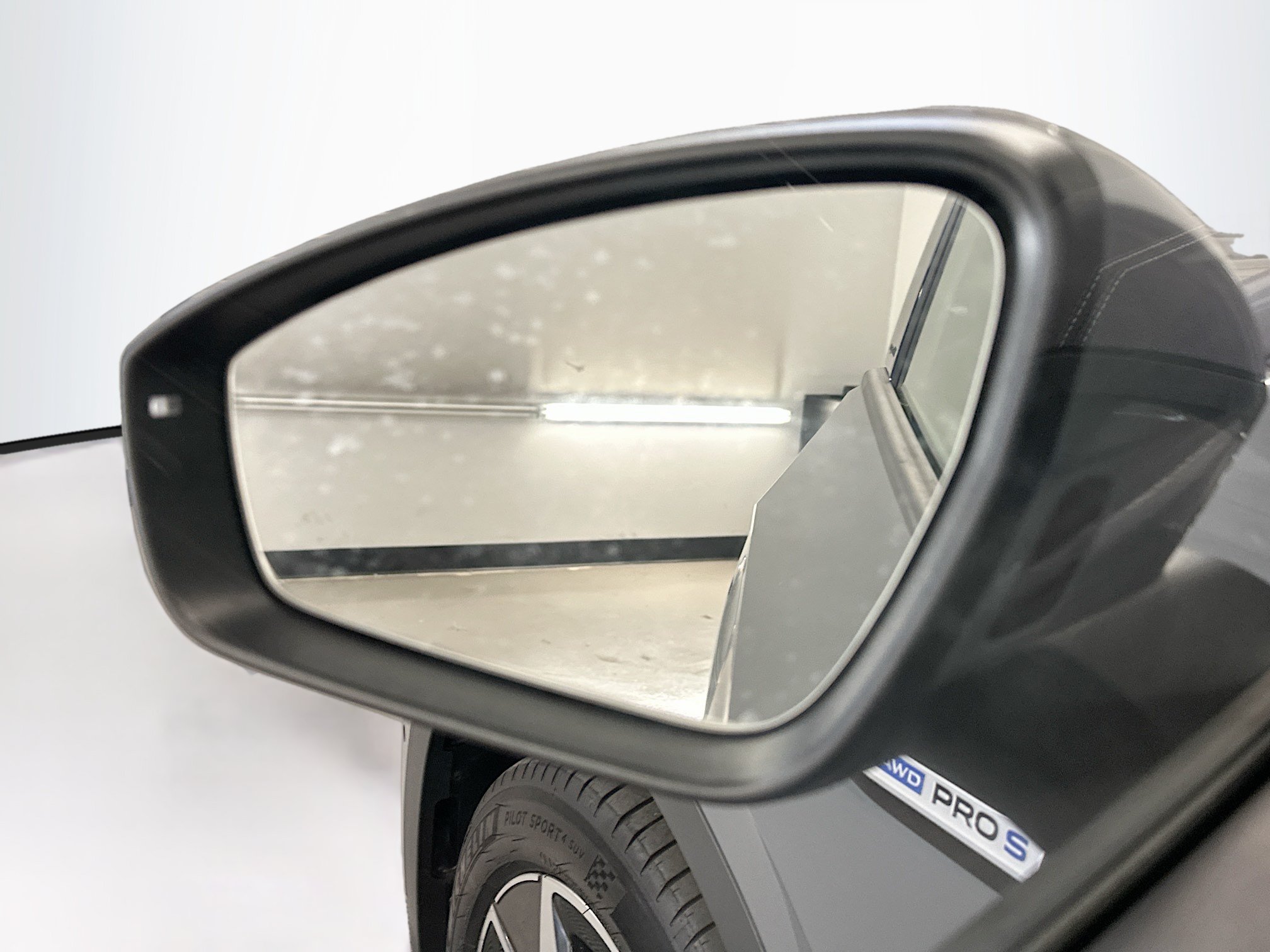 Used 2023 Volkswagen ID.4 Pro S AWD/4WD image 16