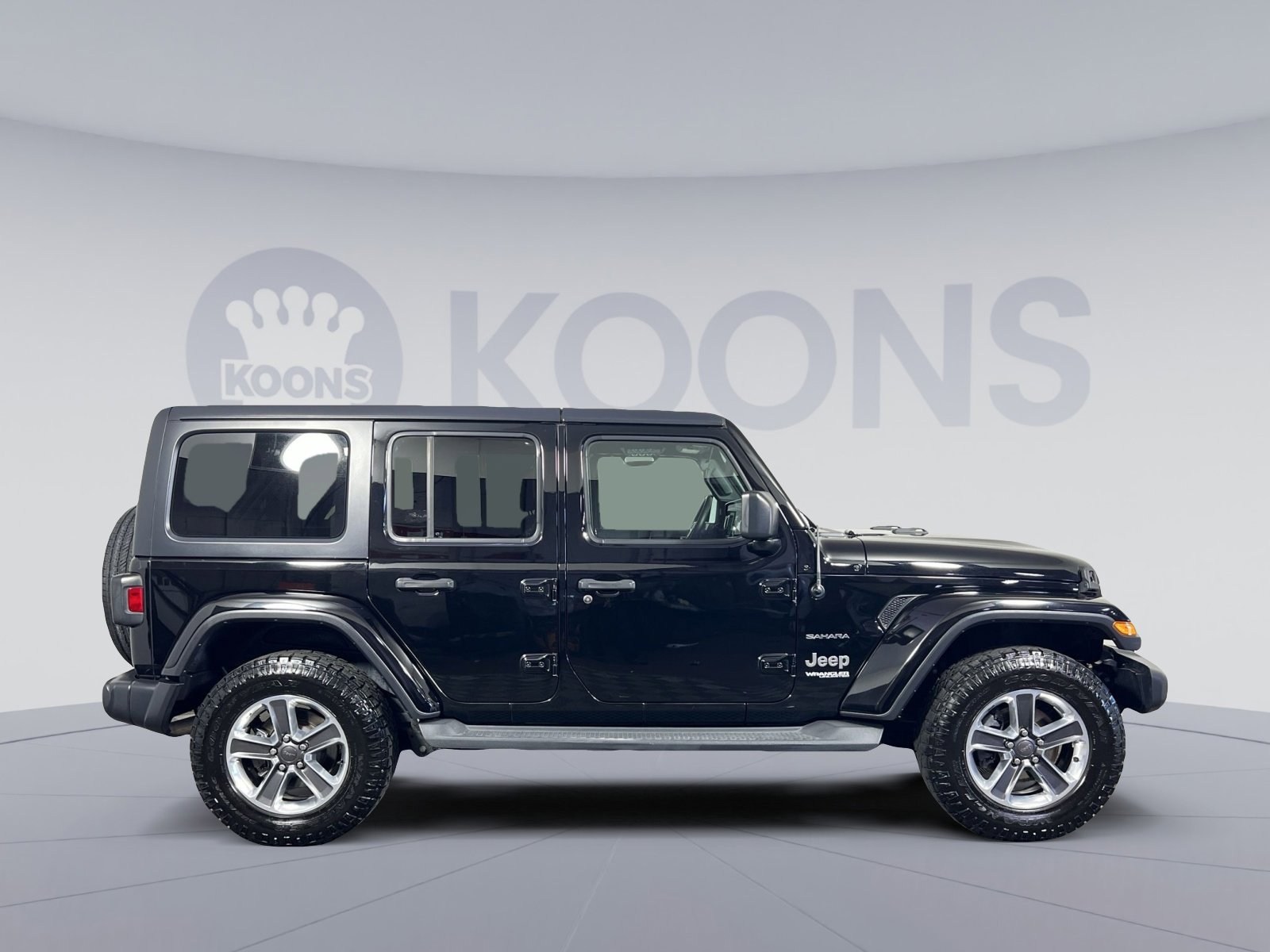 Used 2019 Jeep Wrangler Unlimited Sahara image 8
