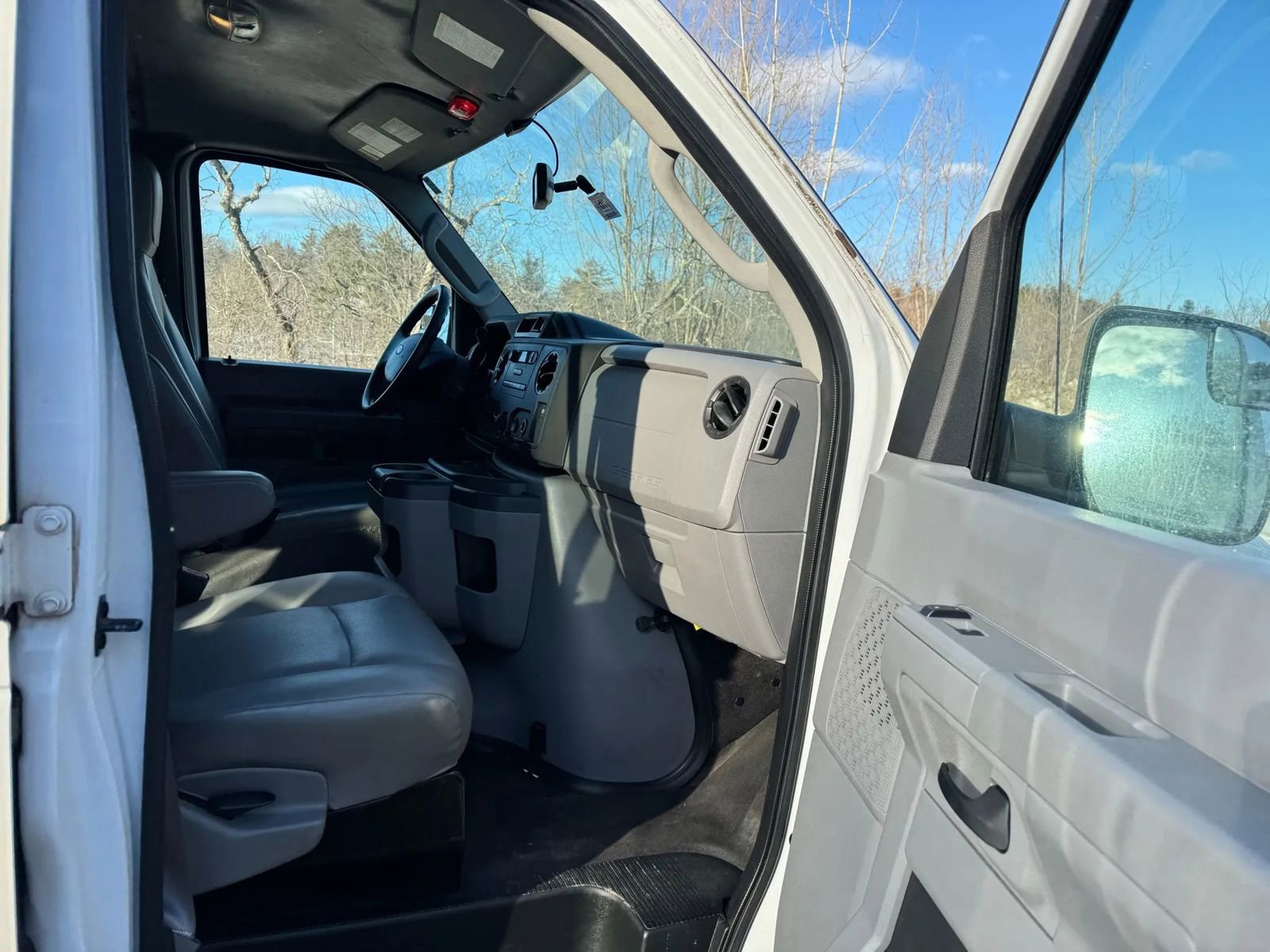 Used 2014 Ford E-250 and Econoline 250 w/ Power Group RWD image 17