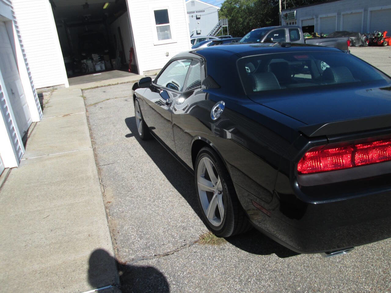 Used 2009 Dodge Challenger SRT8 w/ SRT Option Group II image 11