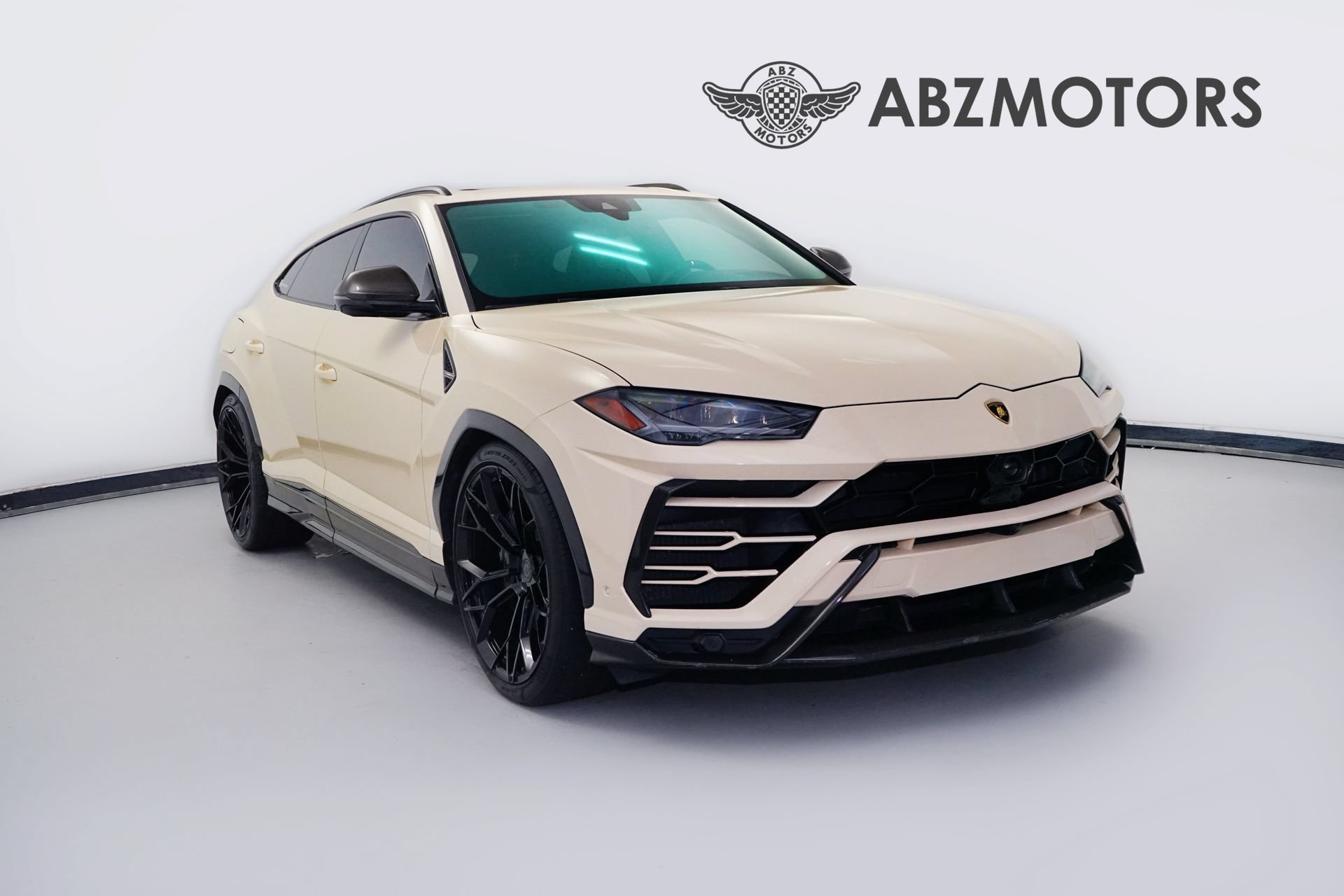 Used 2019 Lamborghini Urus AWD/4WD image 1
