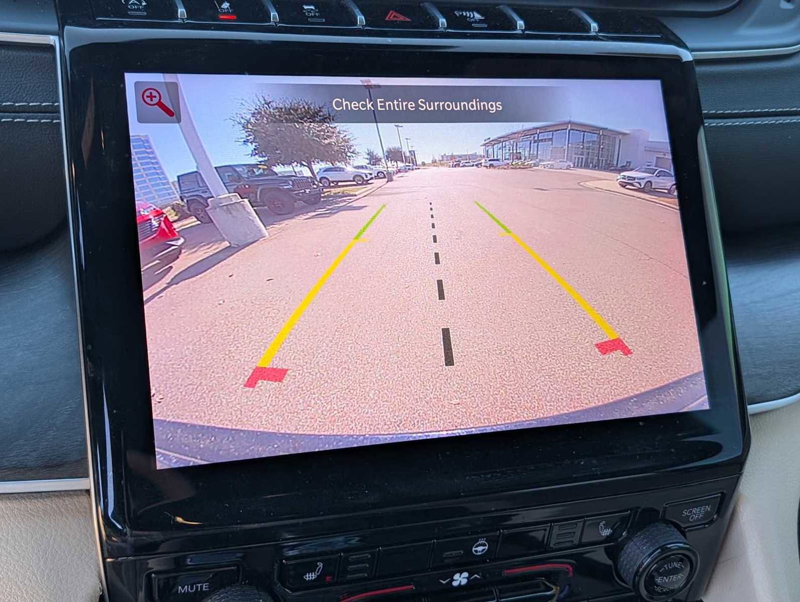 Used 2024 Jeep Grand Cherokee Limited image 13