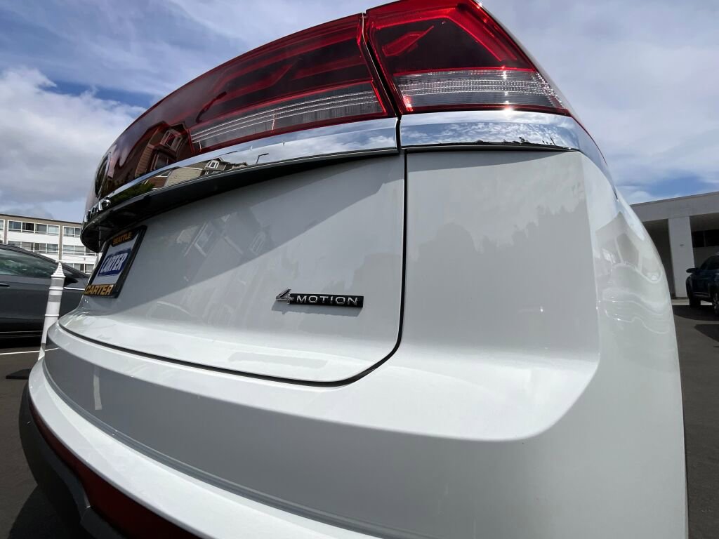 New 2025 Volkswagen Atlas Cross Sport SE image 9