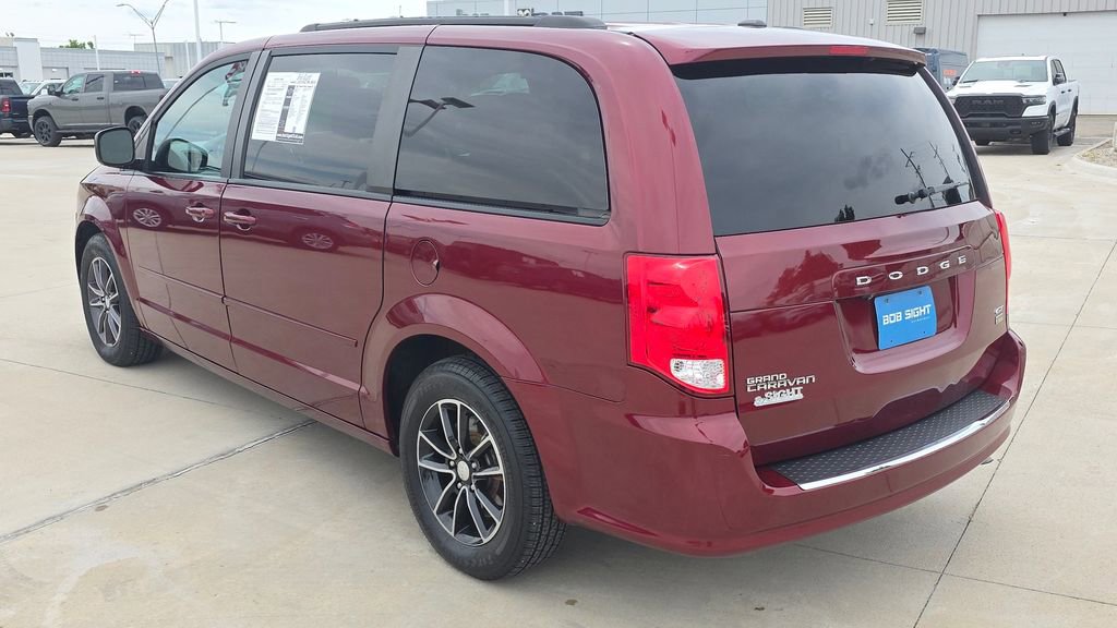Used 2017 Dodge Grand Caravan GT FWD image 3