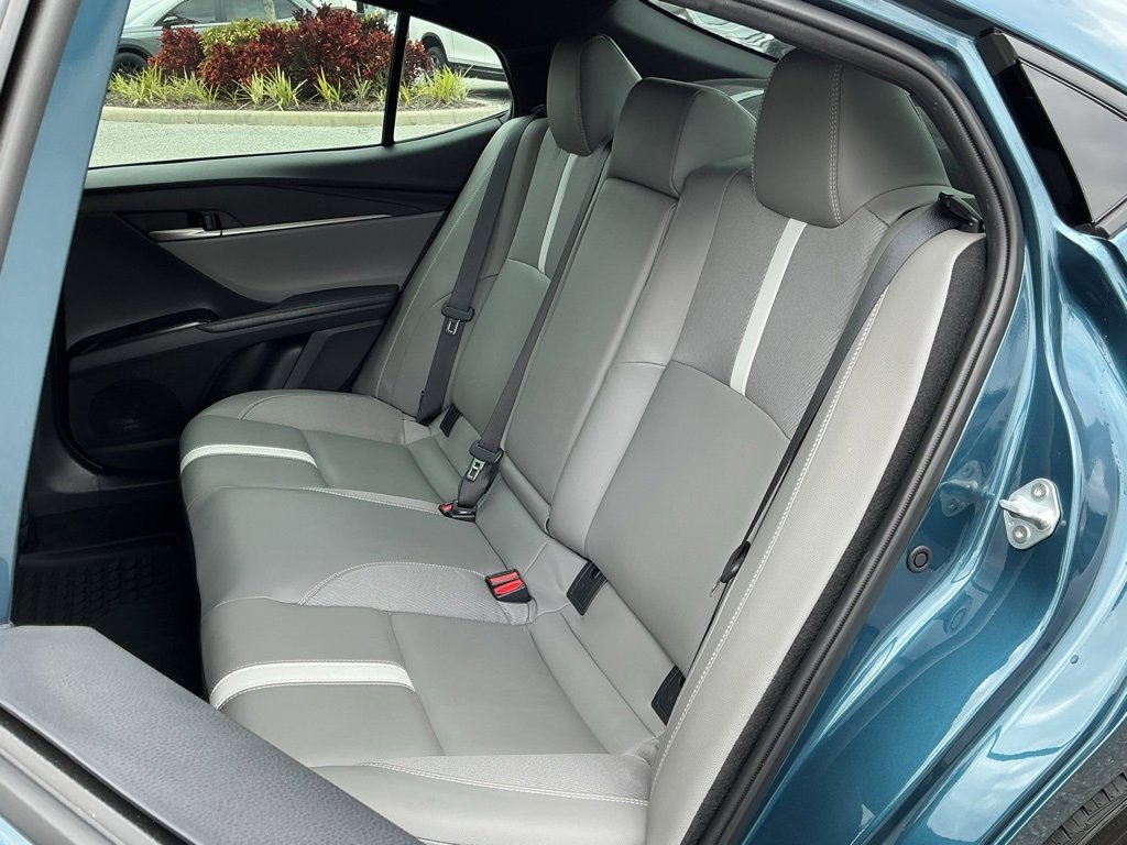 Used 2025 Toyota Camry SE image 30