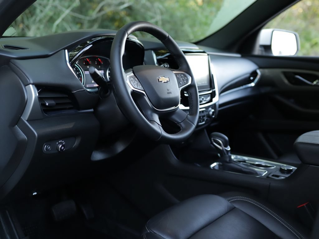 Used 2023 Chevrolet Traverse LT AWD/4WD image 9
