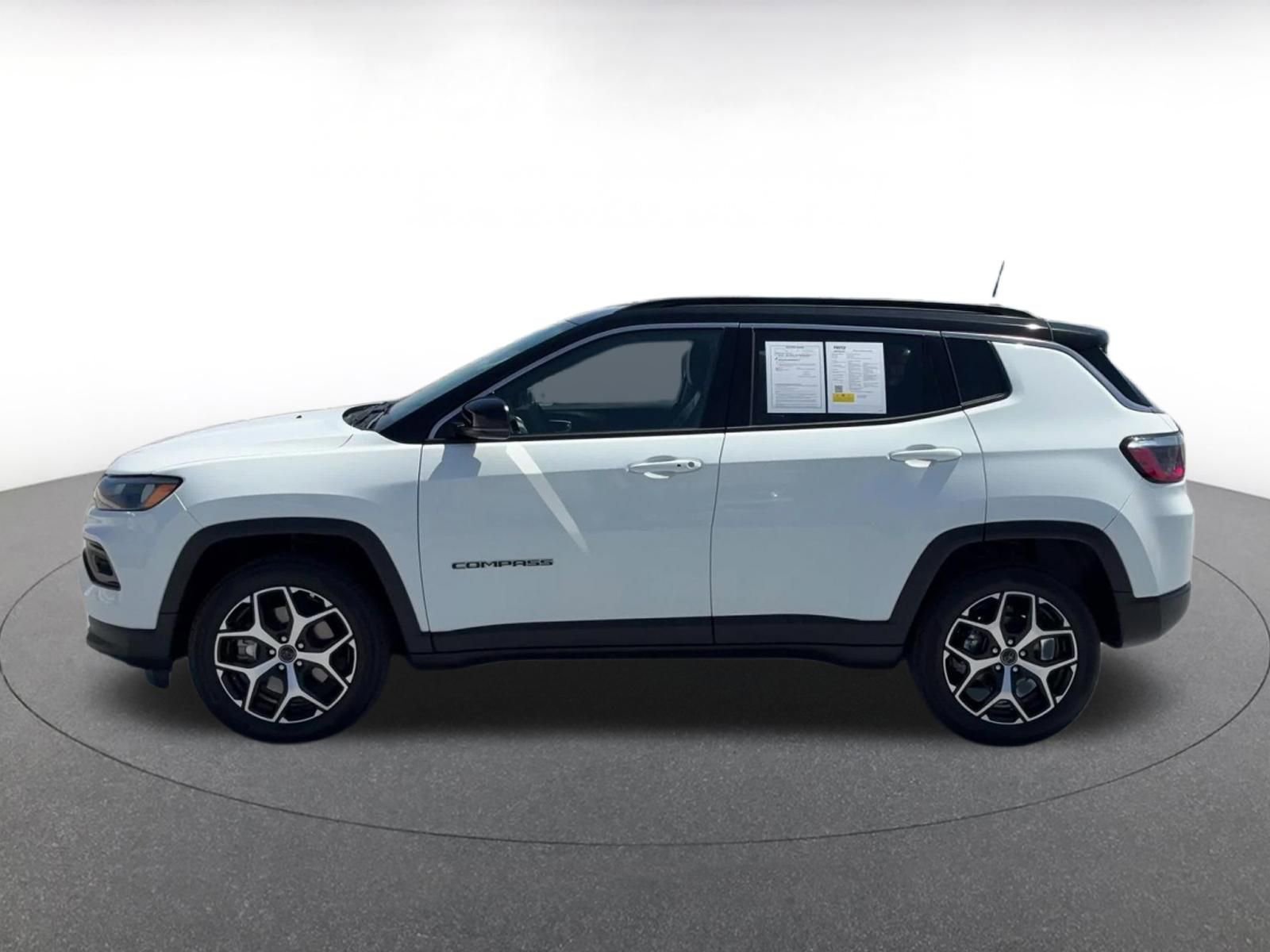 Used 2025 Jeep Compass Limited AWD/4WD image 9
