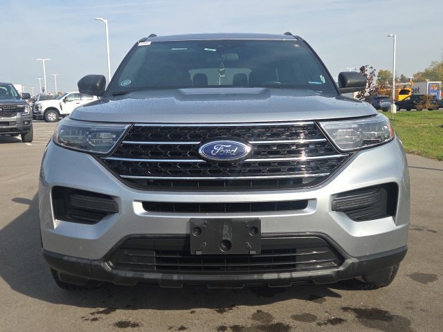 Used 2020 Ford Explorer XLT AWD/4WD image 3