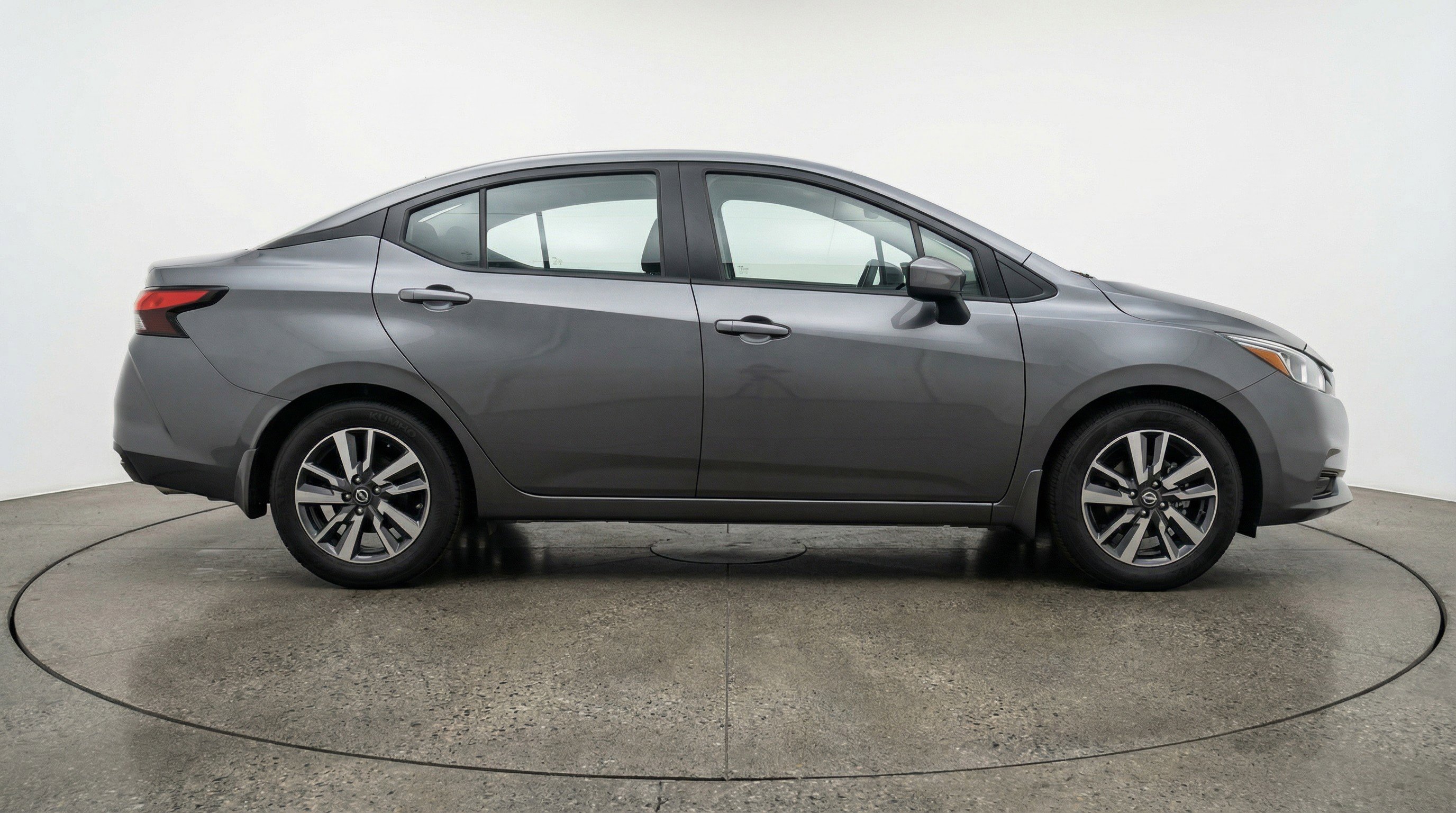 Used 2025 Nissan Versa SV image 11