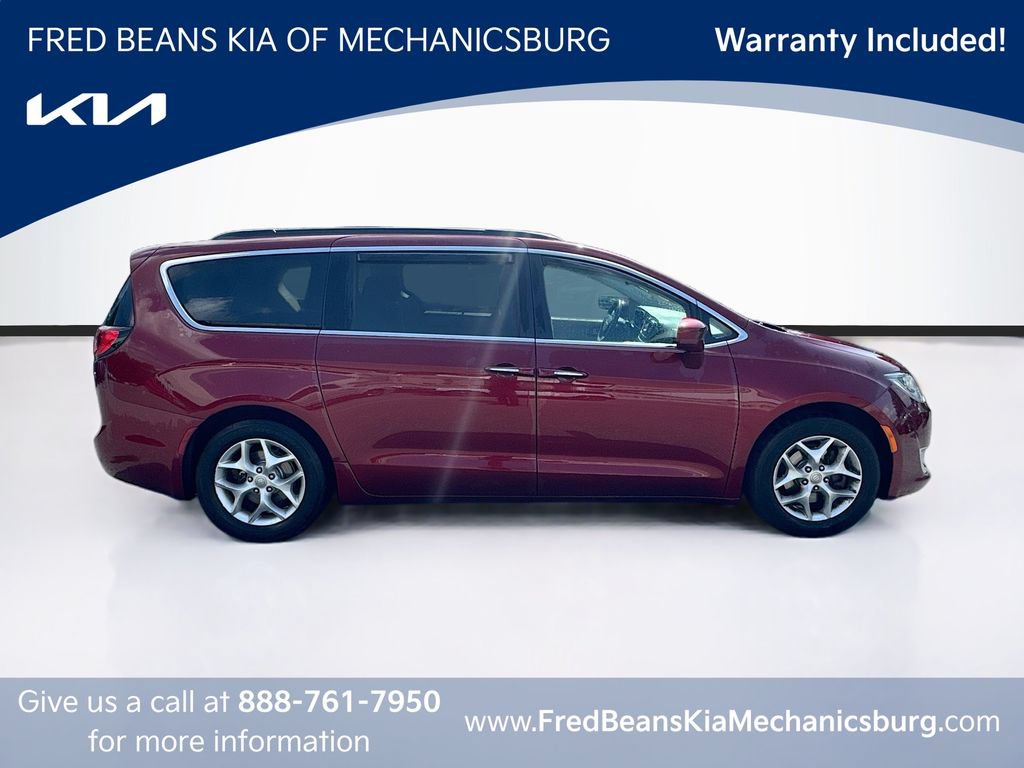 Used 2019 Chrysler Pacifica Touring Plus w/ Tire & Wheel Group FWD image 8
