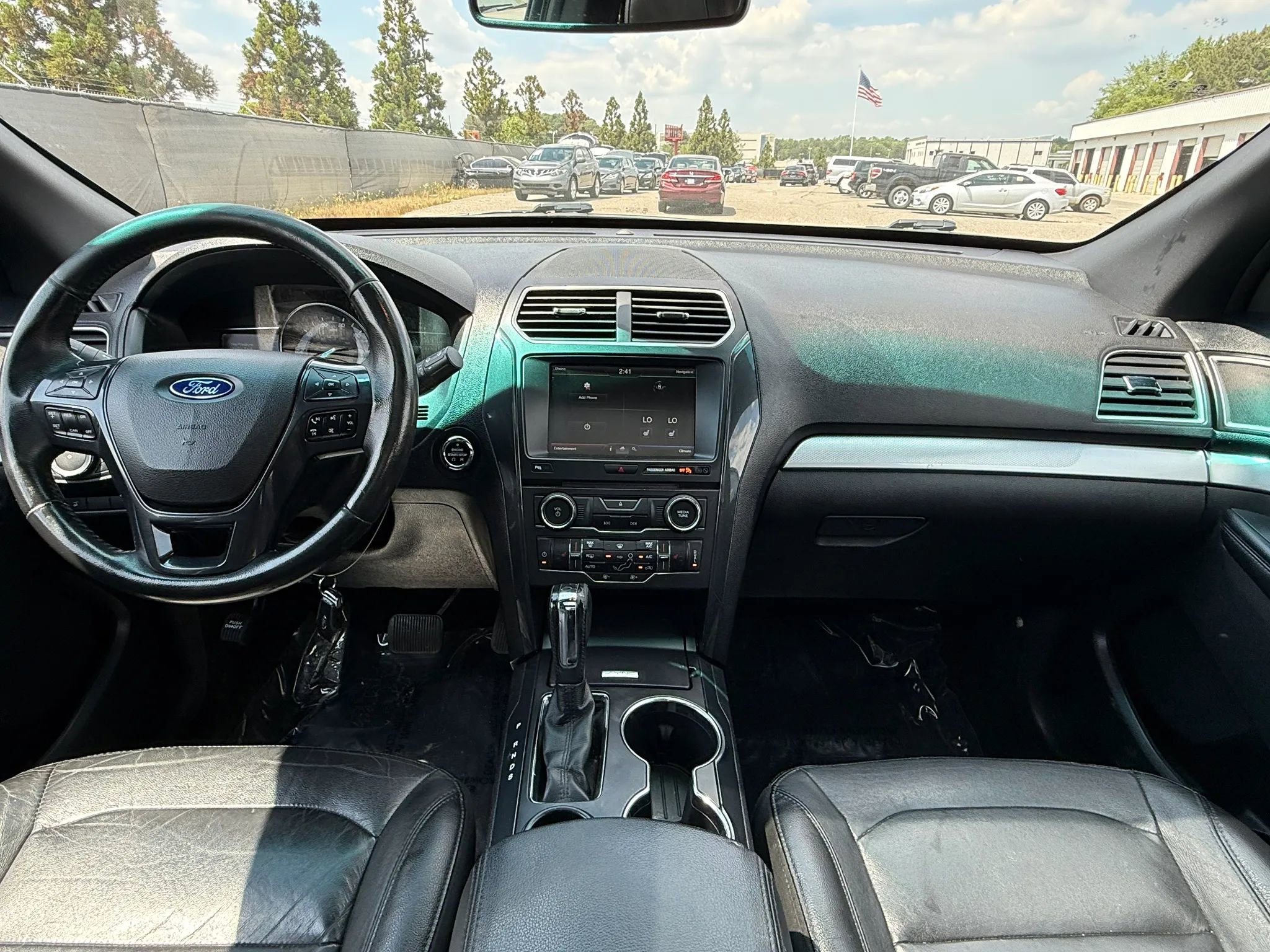 Used 2016 Ford Explorer XLT w/ Equipment Group 202A FWD image 3