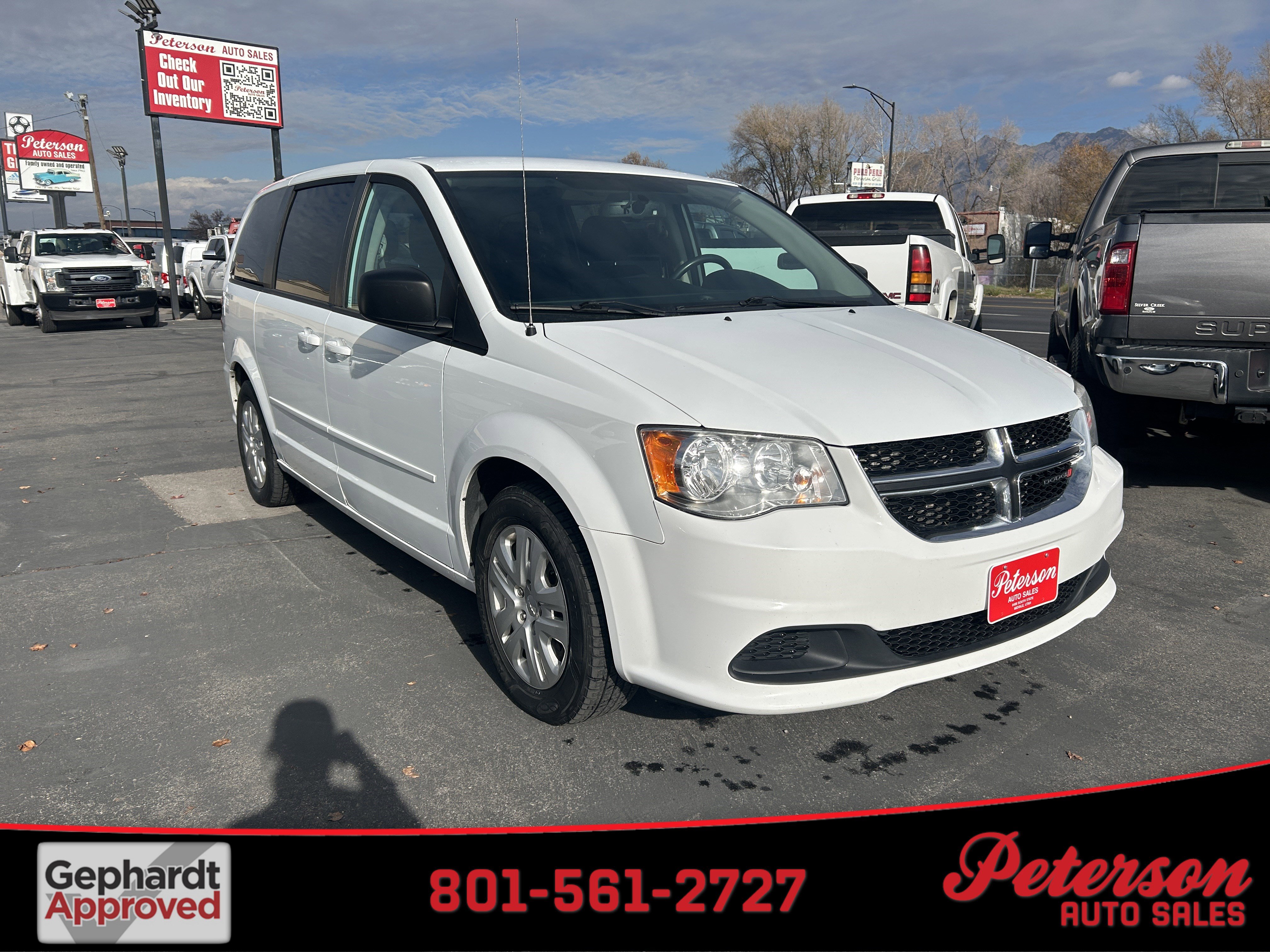 Used 2017 Dodge Grand Caravan SE w/ UConnect Hands-Free Group