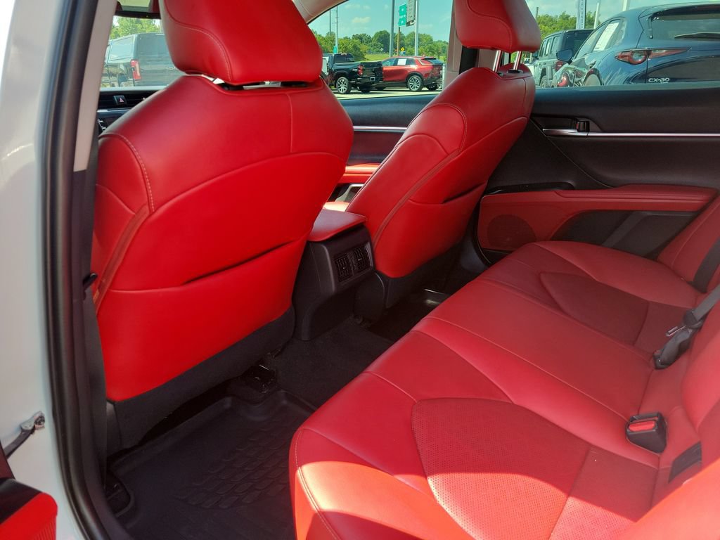 Used 2020 Toyota Camry XSE FWD image 13