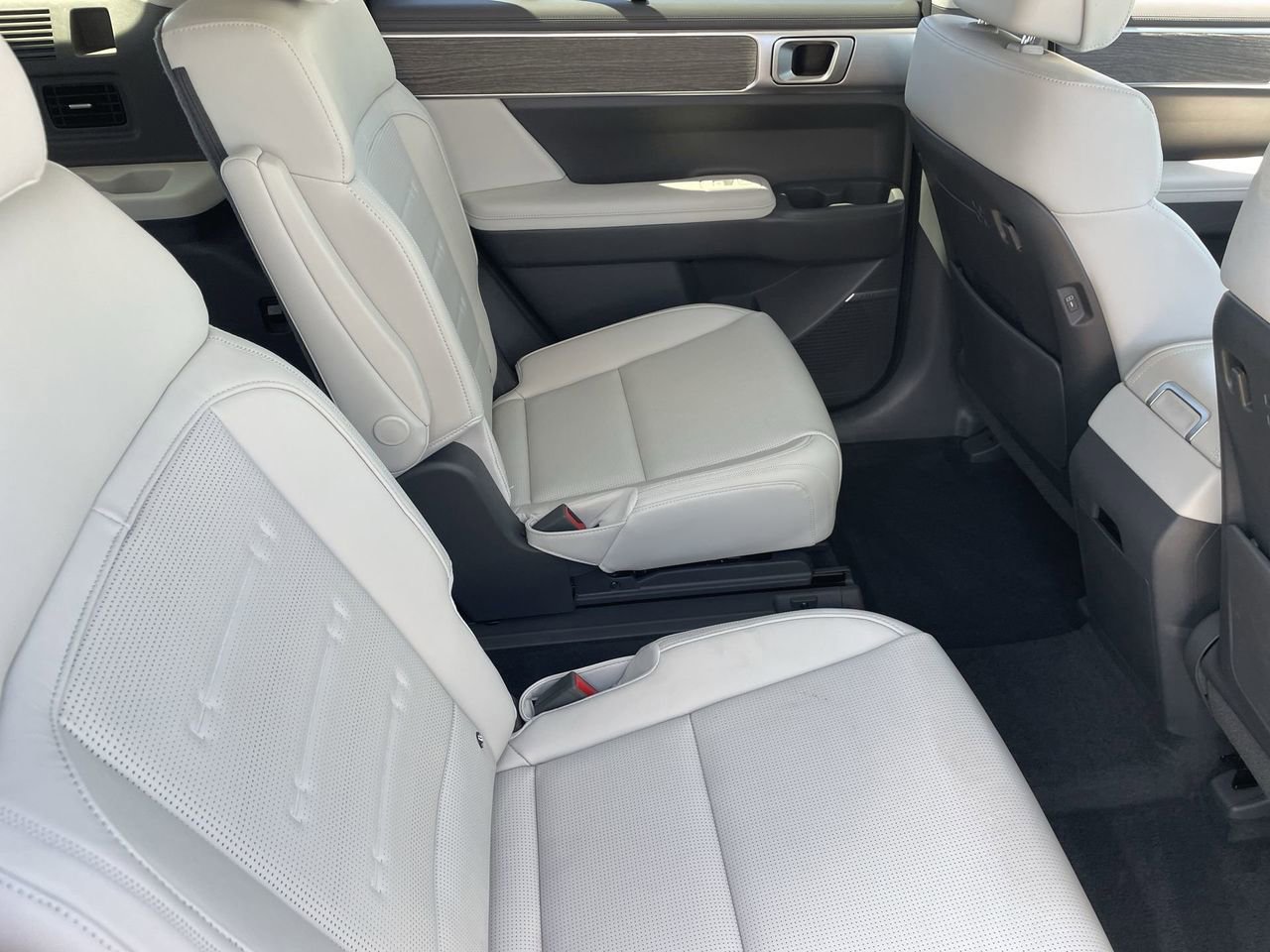 Certified 2025 Hyundai Santa Fe Calligraphy image 12