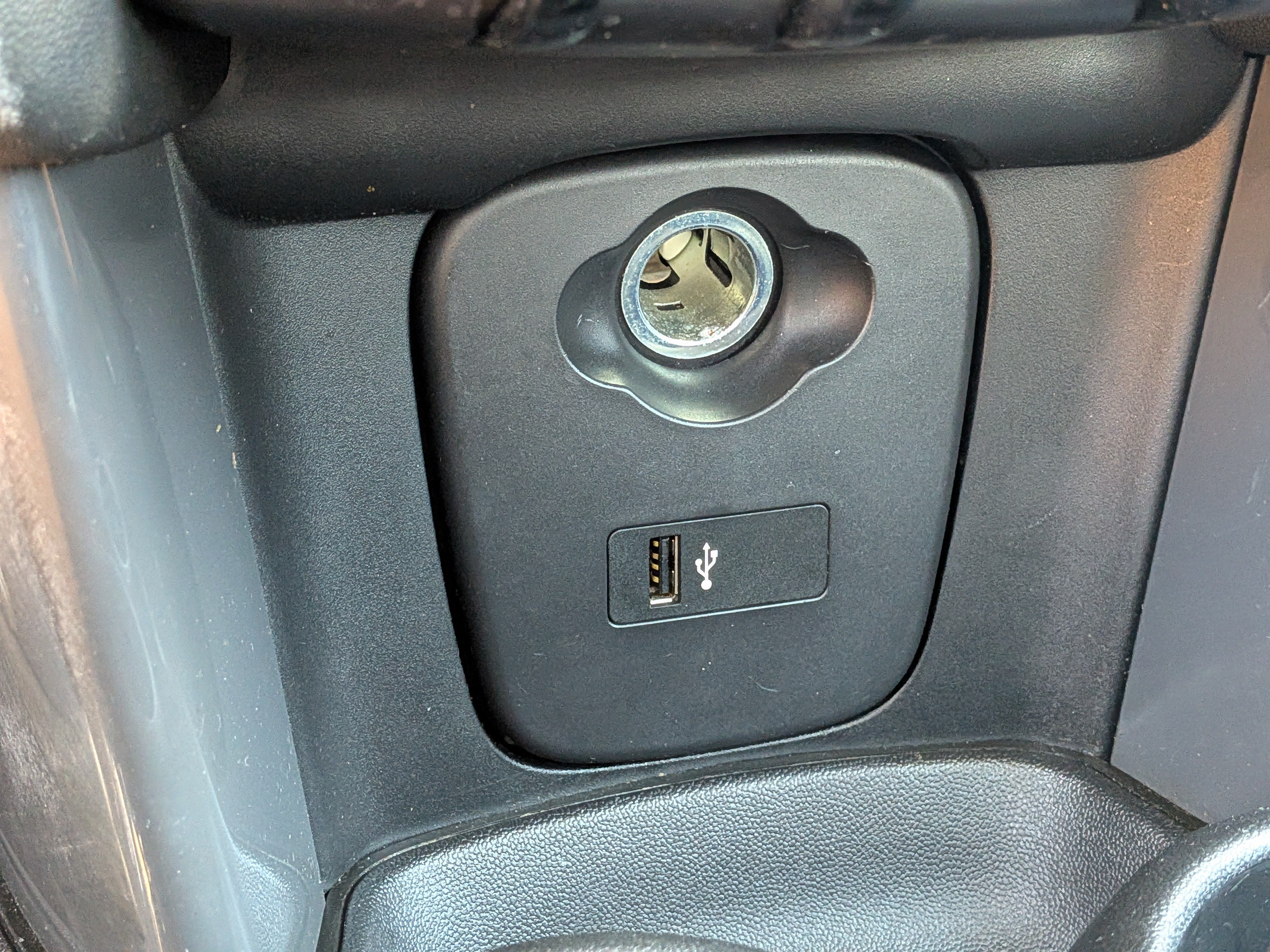 Used 2021 MINI Cooper 4-Door Hardtop w/ Storage Package FWD image 29