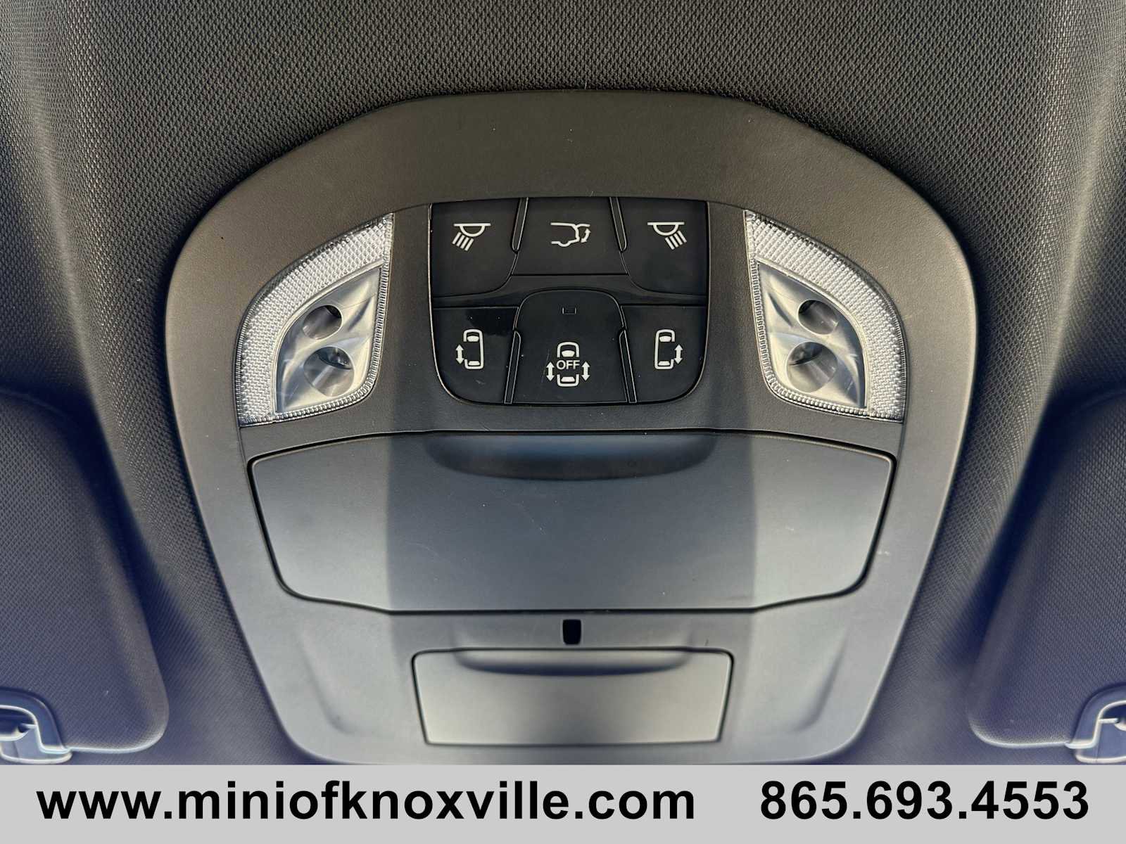 Used 2022 Chrysler Pacifica Touring image 23