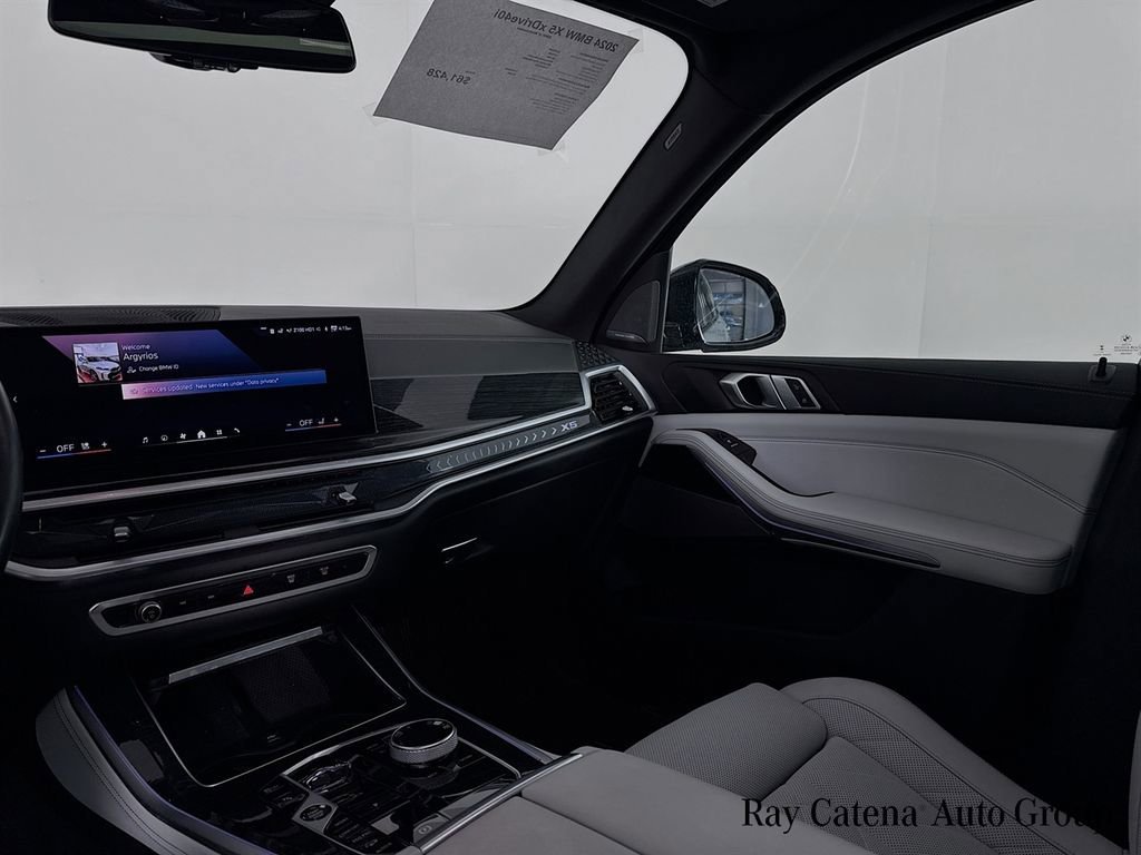 Used 2024 BMW X5 xDrive40i w/ Executive Package image 25