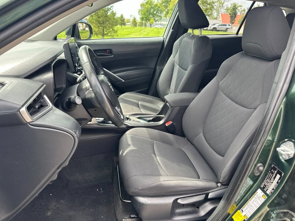 Used 2022 Toyota Corolla Cross LE AWD/4WD image 15
