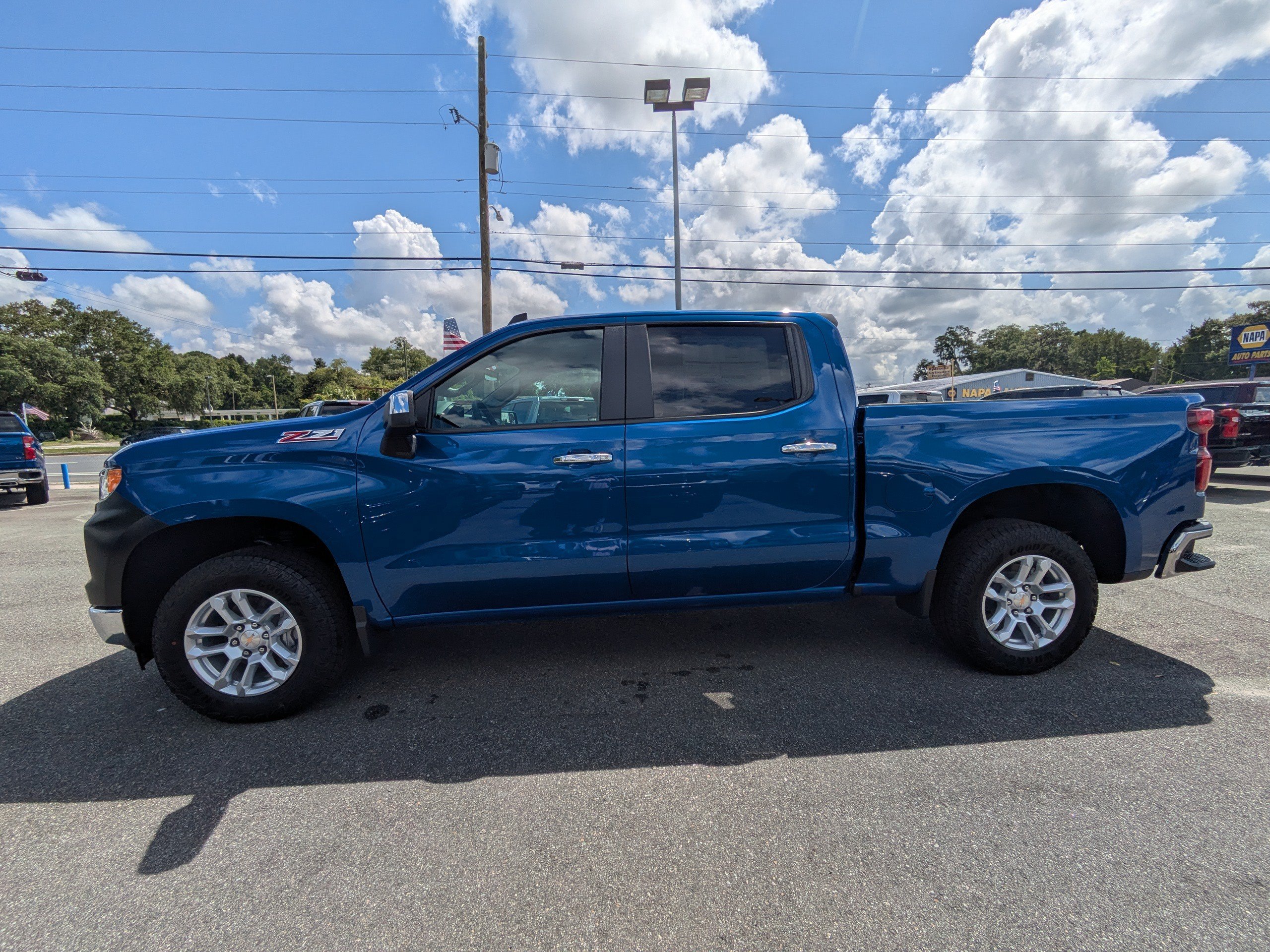 New 2026 Chevrolet Silverado 1500 LT w/ Z71 Off-Road Package AWD/4WD image 7