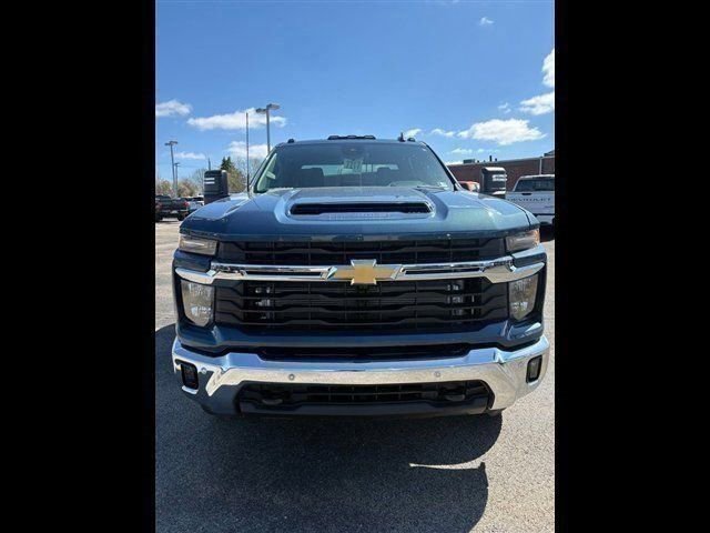 New 2026 Chevrolet Silverado 3500 LT w/ All Star Edition AWD/4WD image 2