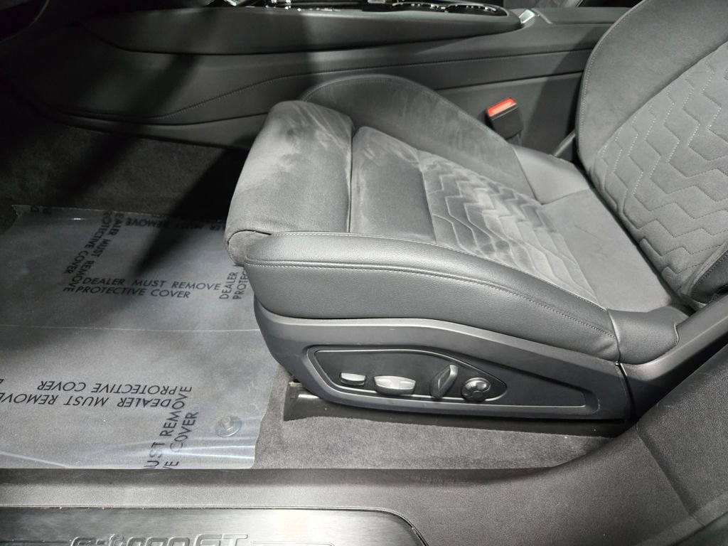 Used 2022 Audi e-tron GT Premium Plus image 11