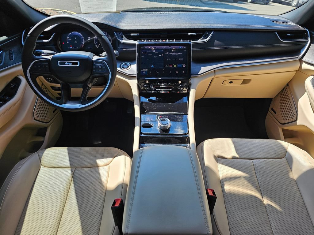 Used 2023 Jeep Grand Cherokee L Limited w/ Luxury Tech Group II AWD/4WD image 9