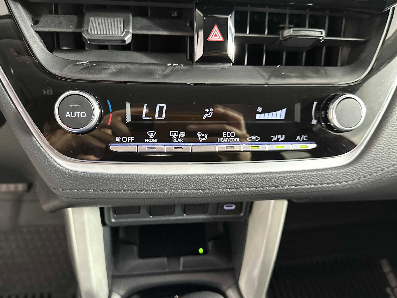 Used 2024 Toyota Corolla Cross LE AWD/4WD image 20