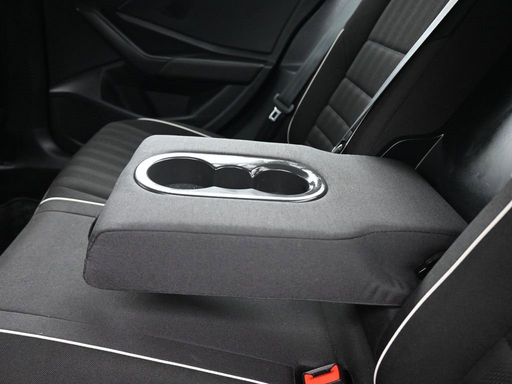 Used 2024 Volkswagen Jetta Sport image 30