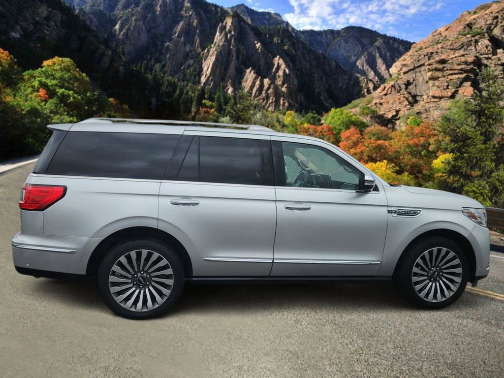 Used 2018 Lincoln Navigator Black Label AWD/4WD image 2