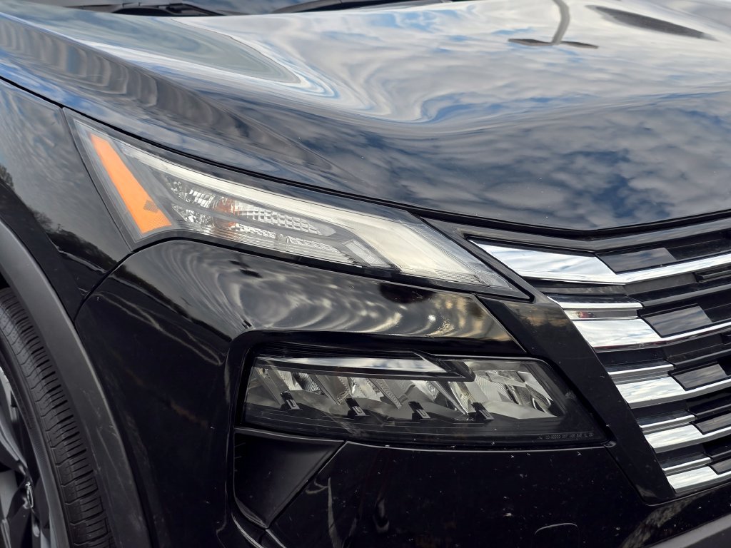 Used 2025 Nissan Rogue SV FWD image 20