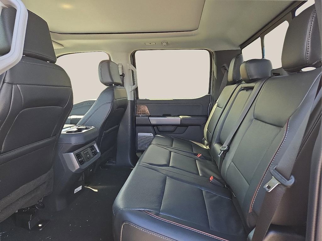 Used 2024 Ford F250 Lariat w/ Chrome Package image 7