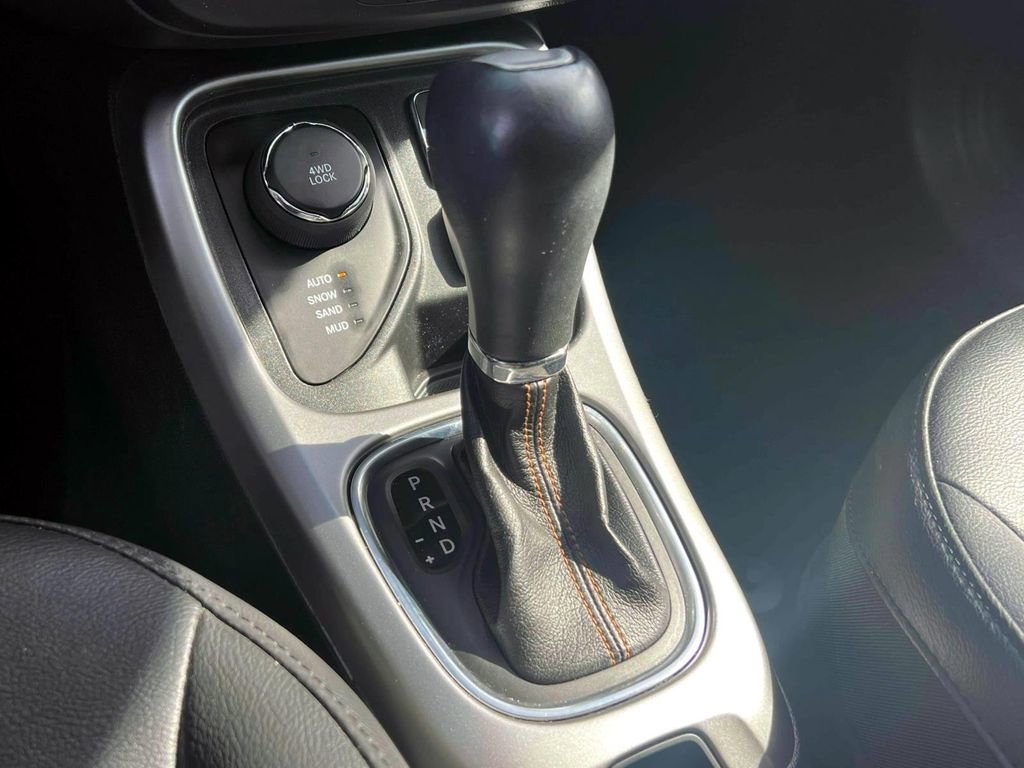 Certified 2019 Jeep Compass Latitude image 27